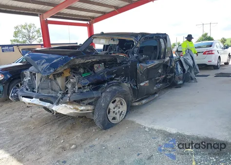 2004 Chevrolet Silverado 1500 Z71 из США, поврежденный, VIN 2GCEK19TX41208349